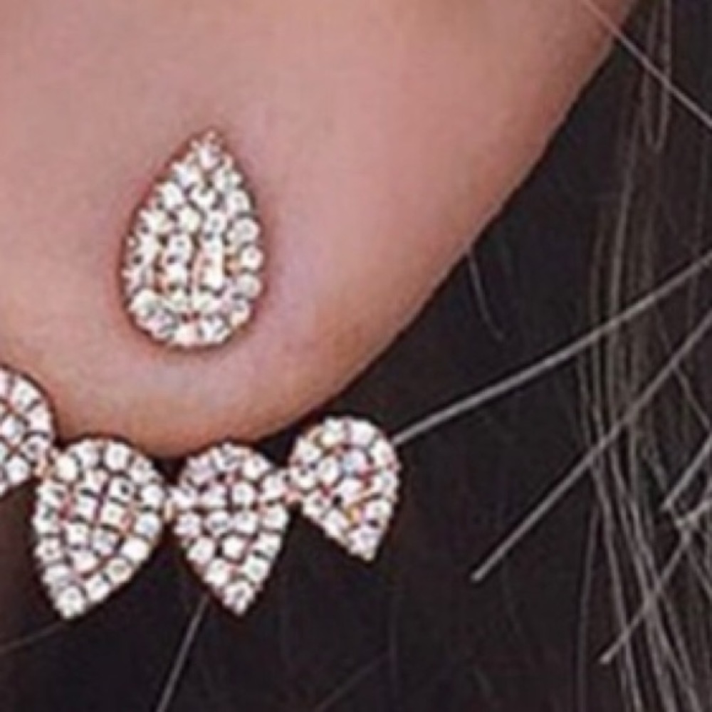 NEW!💙💎BEAUTIFUL STATEMENT EARRINGS!💎💙GOLD TONE - Picture 2 of 3